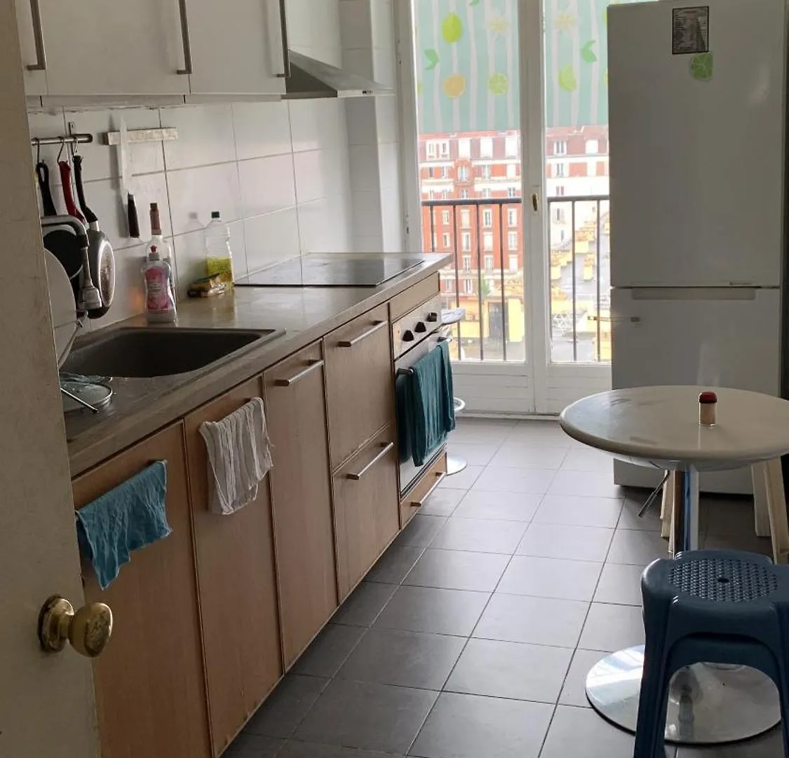 Chambre Spacieuse Et Confortable Il Y A Un Ascenseur Et Idealement Situe Apartment Choisy-le-Roi 0*,