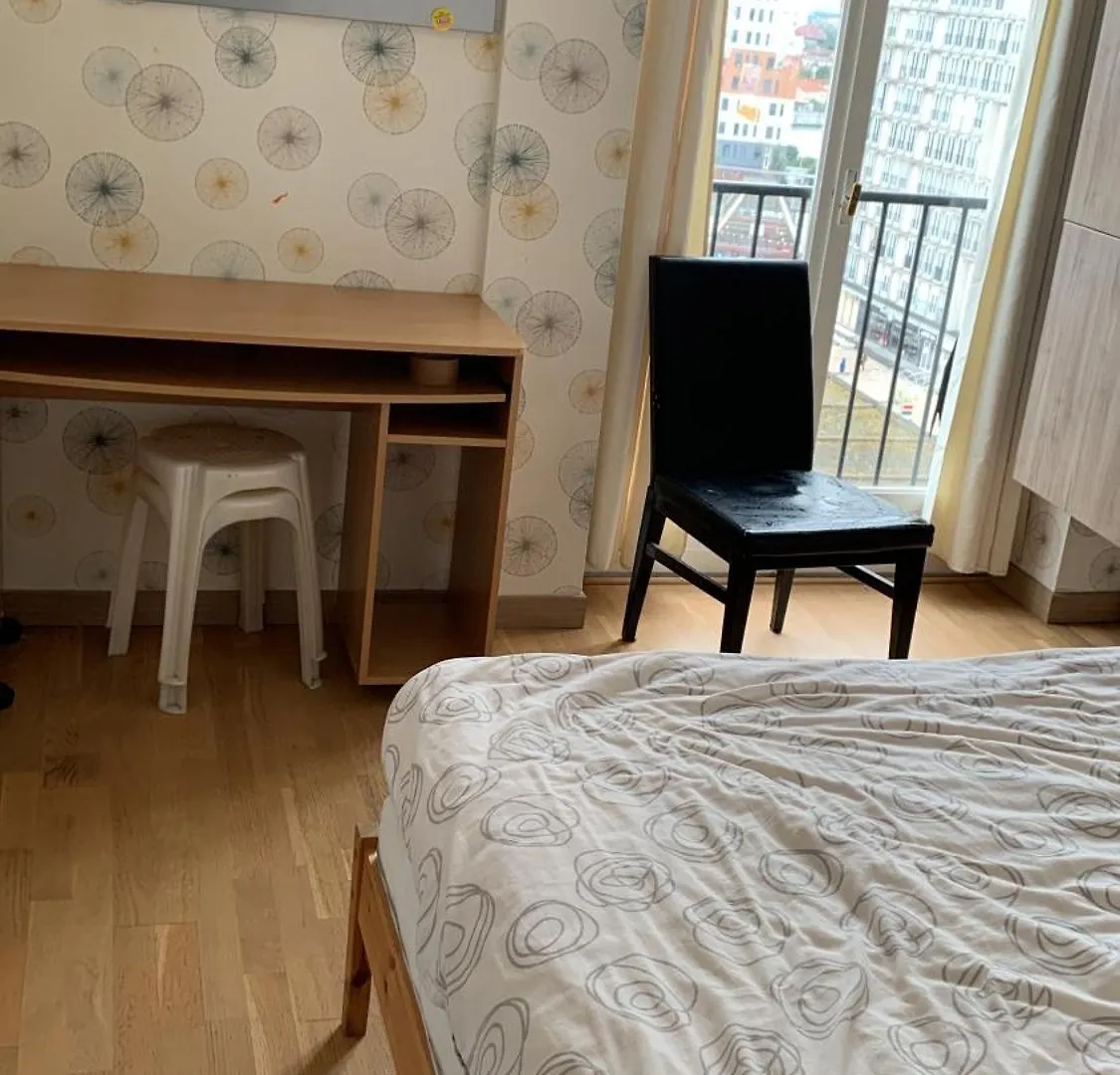 Chambre Spacieuse Et Confortable Il Y A Un Ascenseur Et Idealement Situe Apartment Choisy-le-Roi